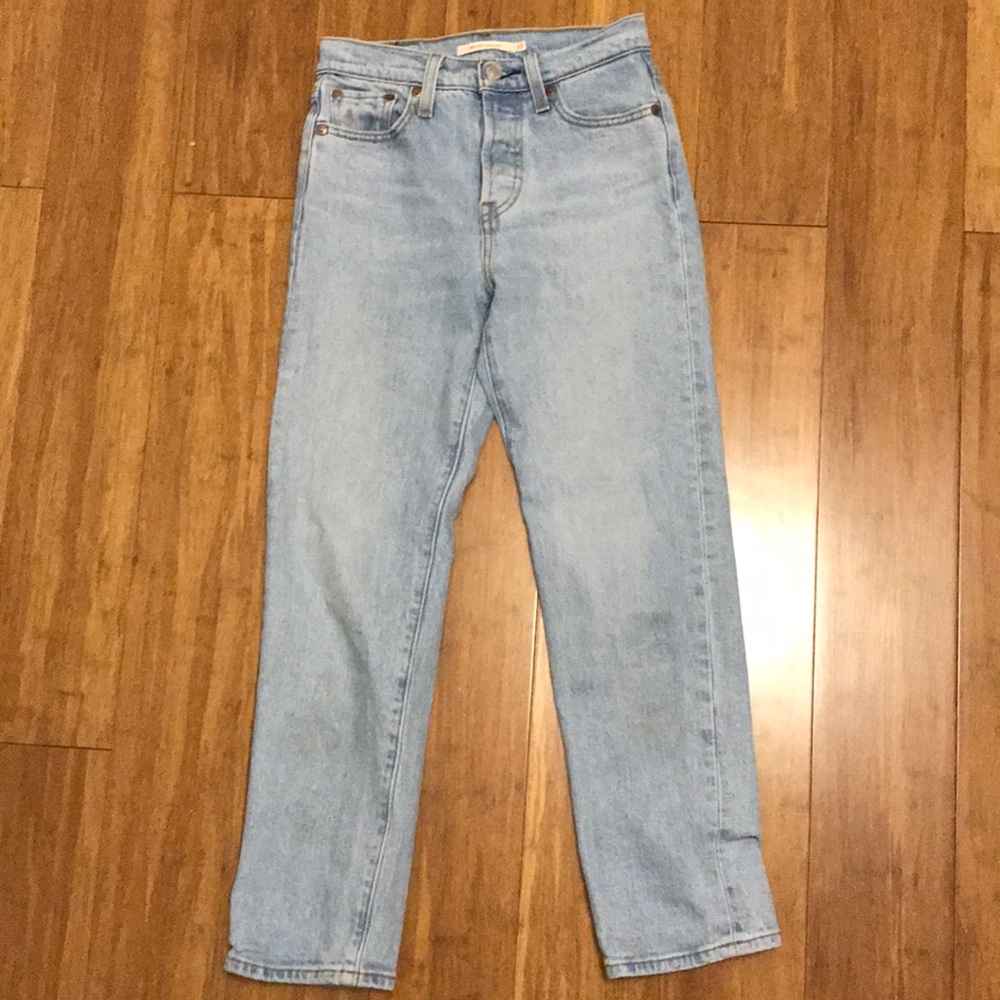 Levi’s wedgie straight leg cropped jeans